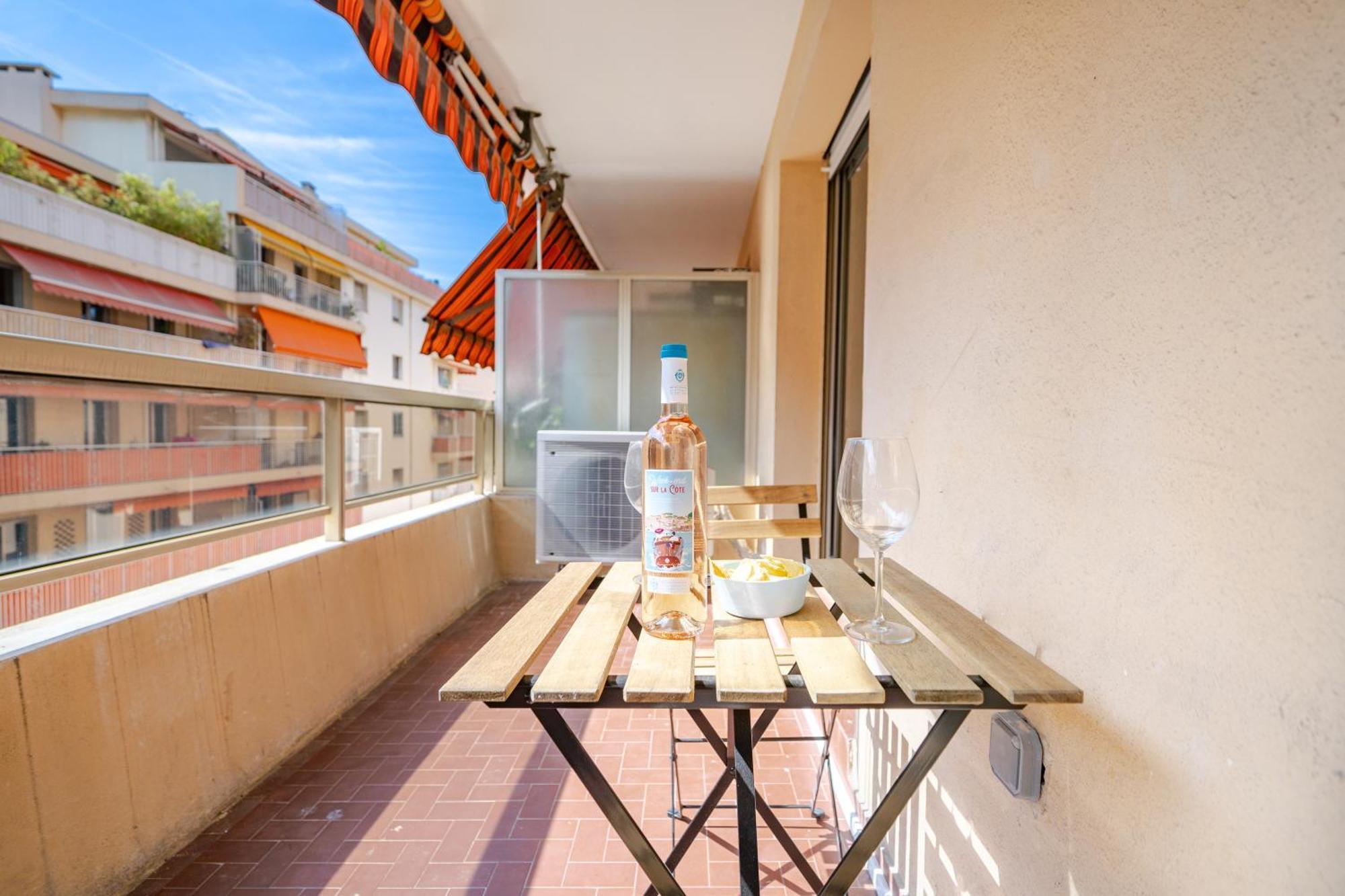 Near Old Town And Apartment Fully Renovated Ницца Экстерьер фото